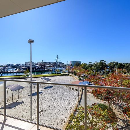 Dolphin Quay Apartments Mandurah Eksteriør billede
