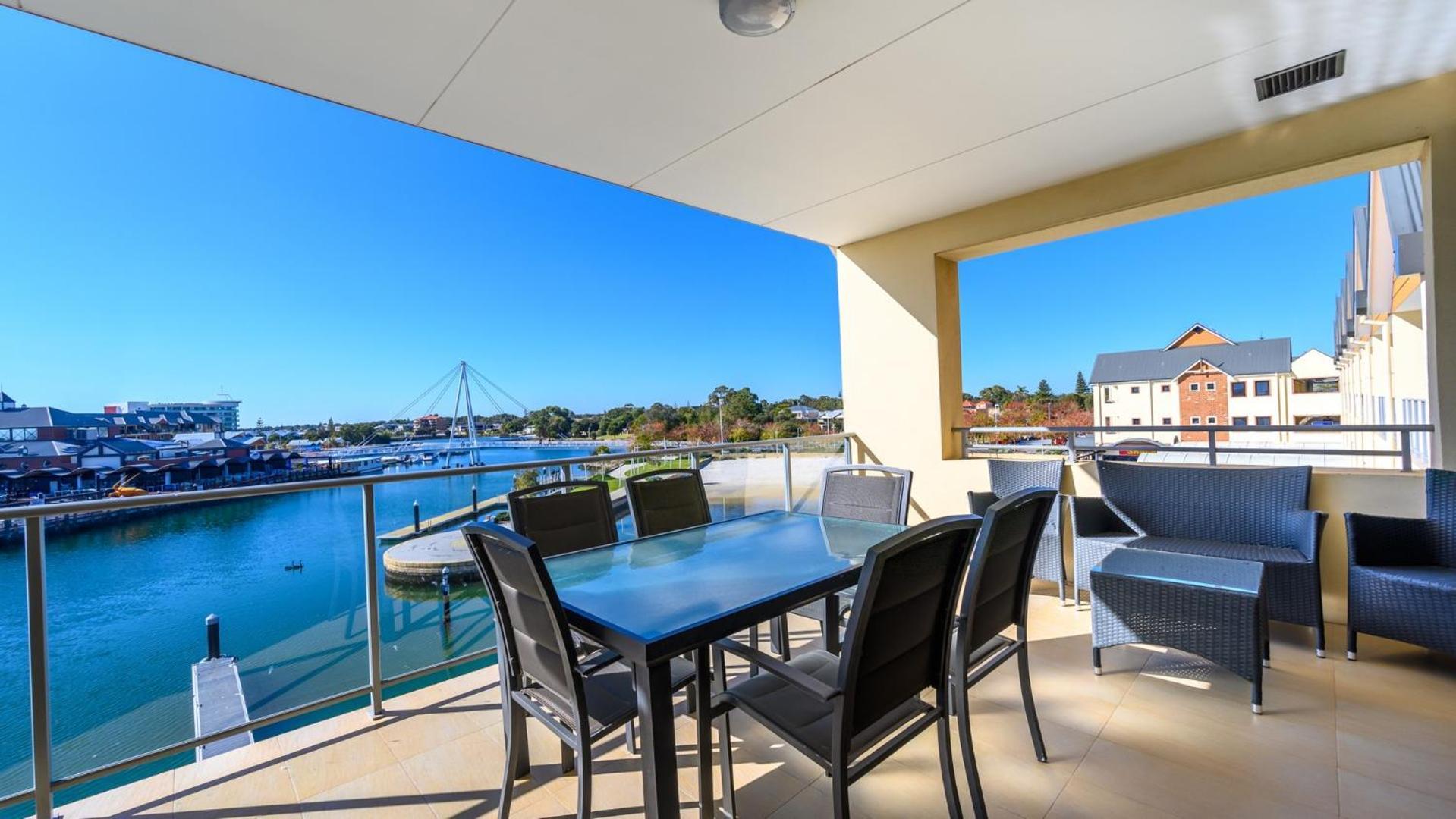Dolphin Quay Apartments Mandurah Eksteriør billede