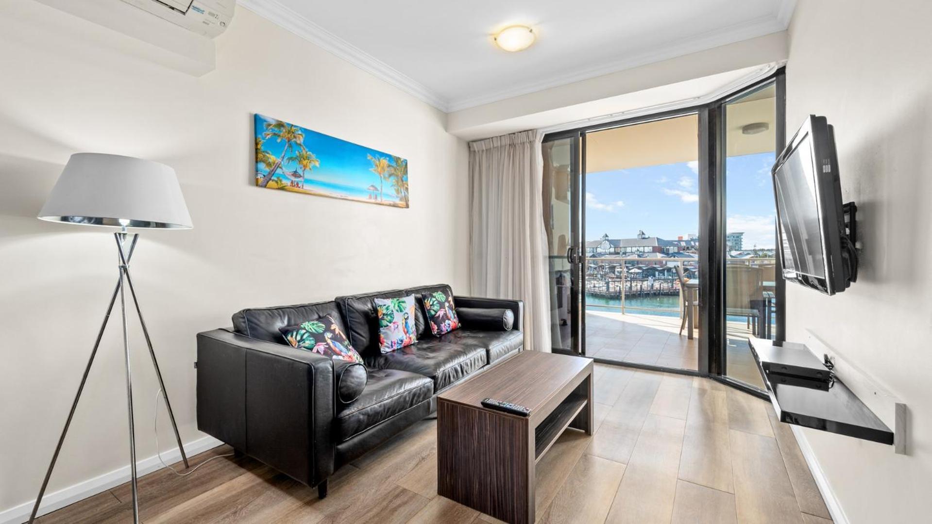 Dolphin Quay Apartments Mandurah Eksteriør billede