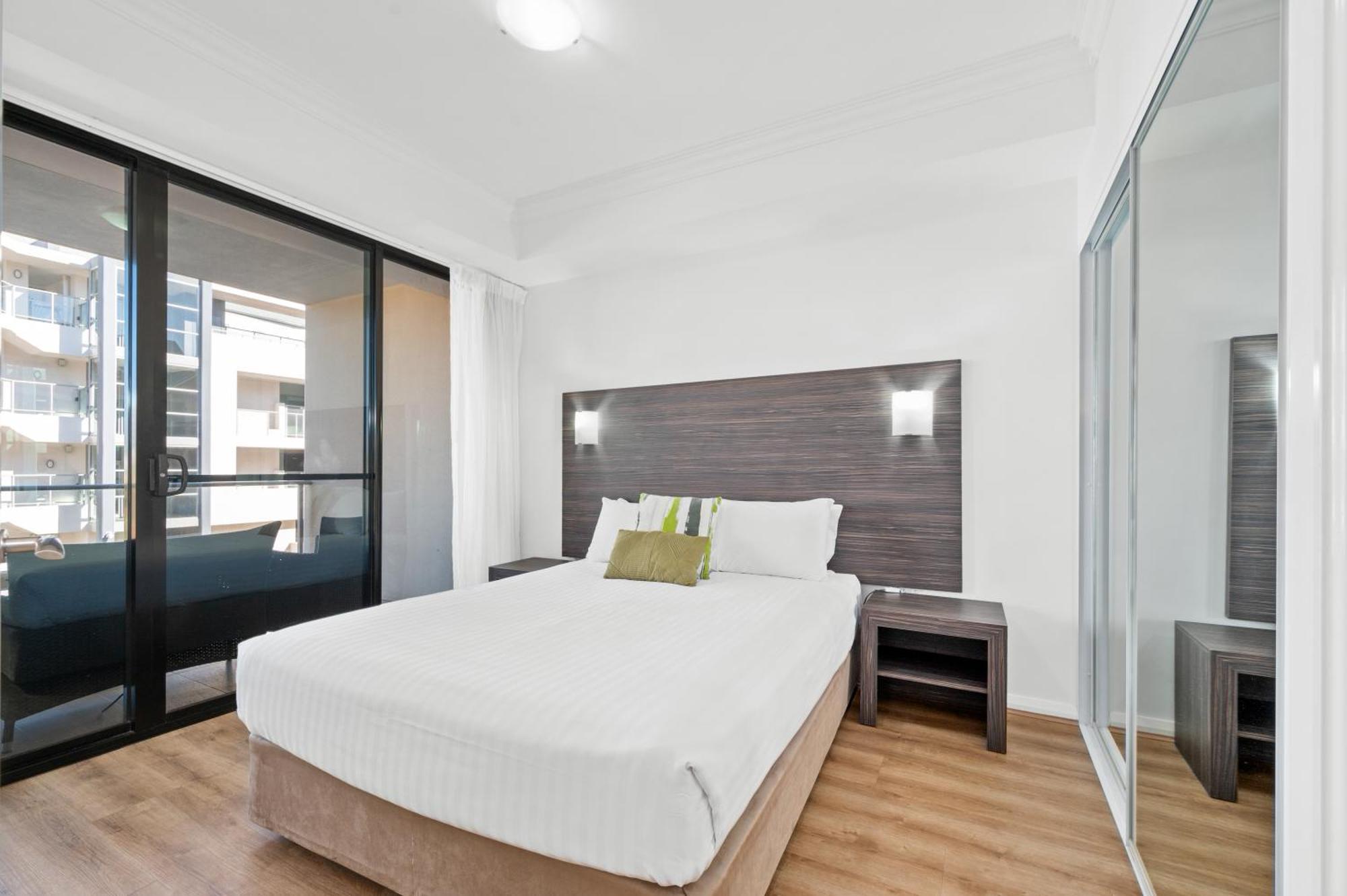 Dolphin Quay Apartments Mandurah Eksteriør billede