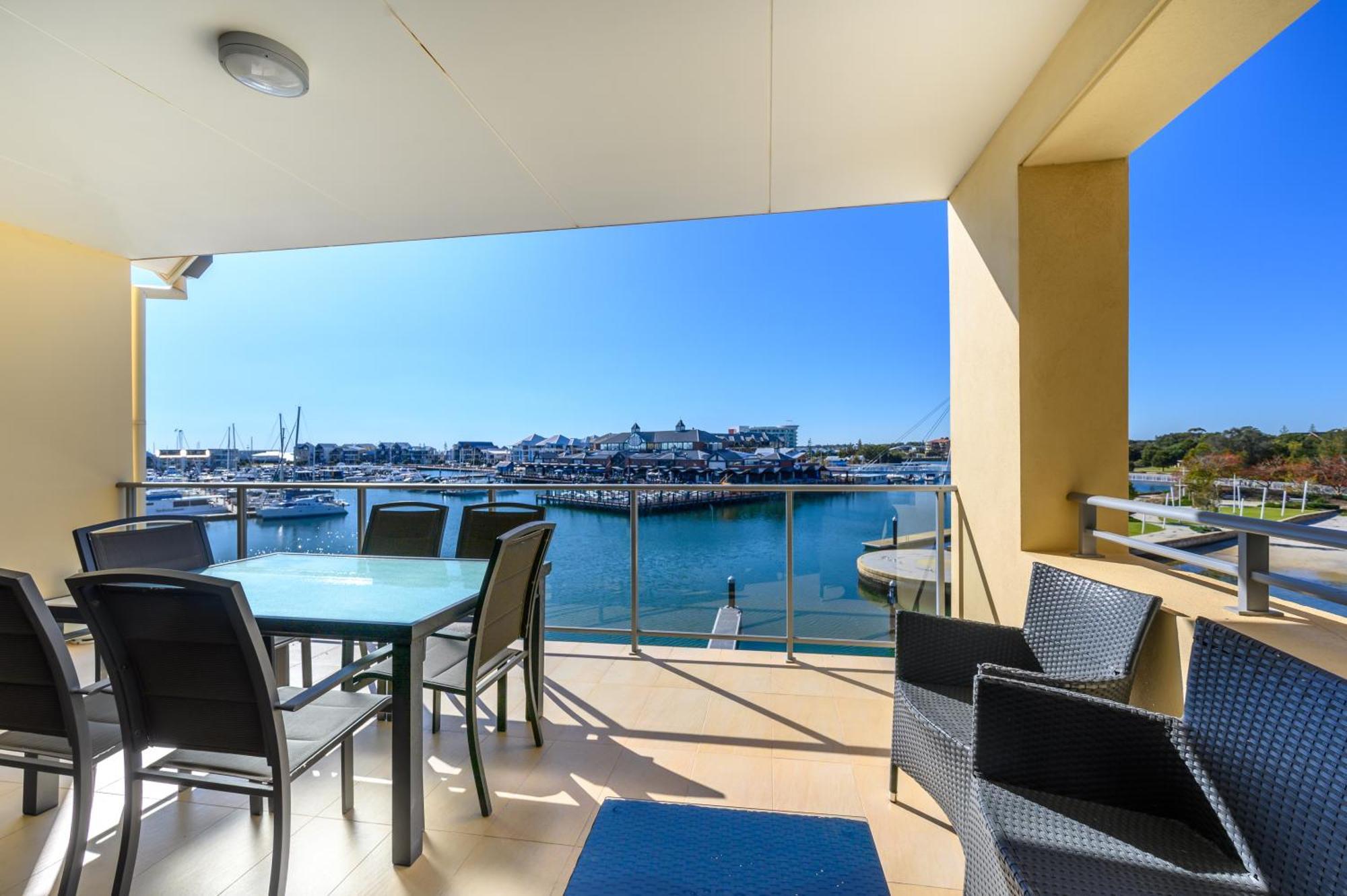 Dolphin Quay Apartments Mandurah Eksteriør billede