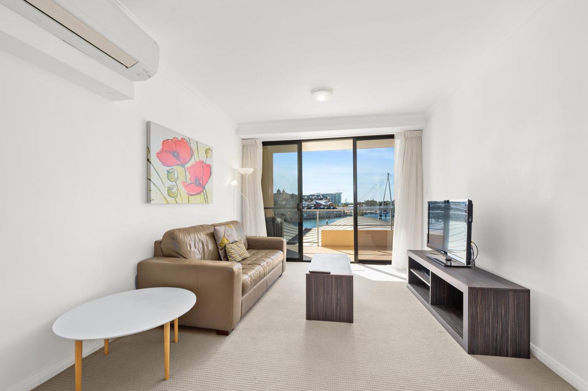 Dolphin Quay Apartments Mandurah Eksteriør billede