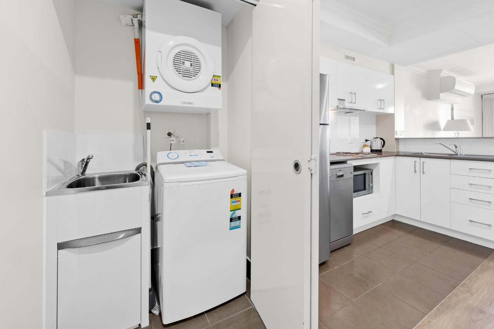 Dolphin Quay Apartments Mandurah Eksteriør billede