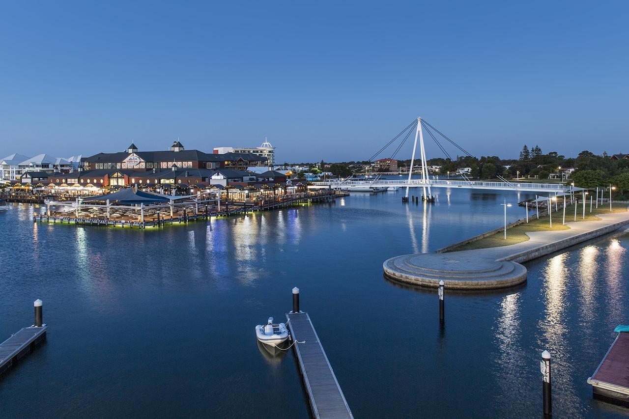 Dolphin Quay Apartments Mandurah Eksteriør billede