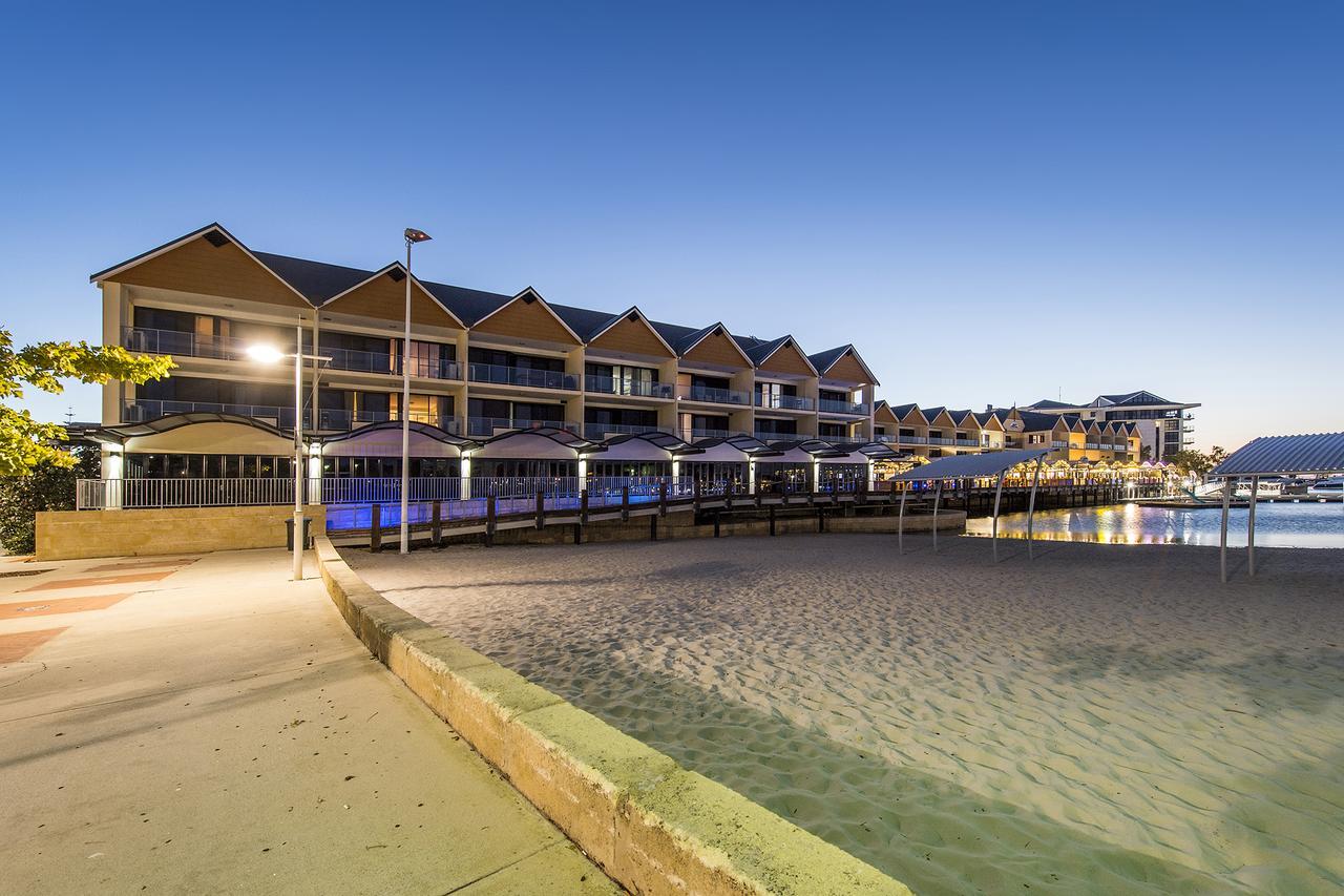 Dolphin Quay Apartments Mandurah Eksteriør billede