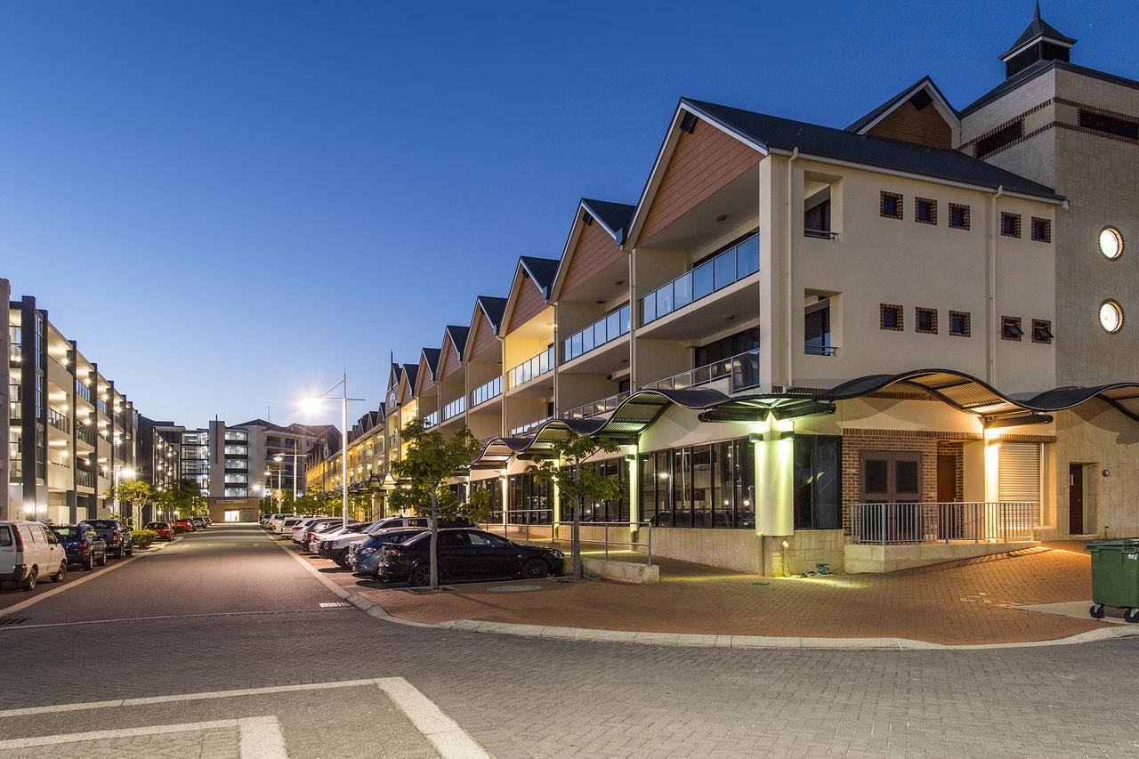 Dolphin Quay Apartments Mandurah Eksteriør billede