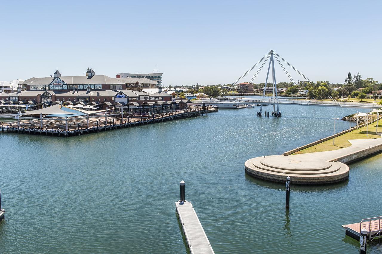 Dolphin Quay Apartments Mandurah Eksteriør billede